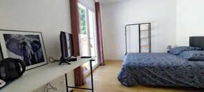 1 chambre, fer et planche à repasser, Wi-Fi, draps fournis
