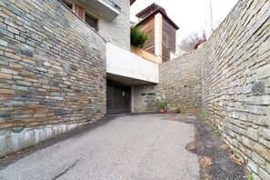 Property entrance - Willow Apartment with Lakeview (Gravedona)