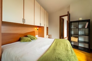 Lägenhet - sjöutsikt | 2 sovrum, strykjärn/strykbräda, barnsängar och gratis wi-fi