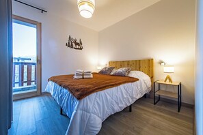 2 bedrooms, WiFi, bed sheets