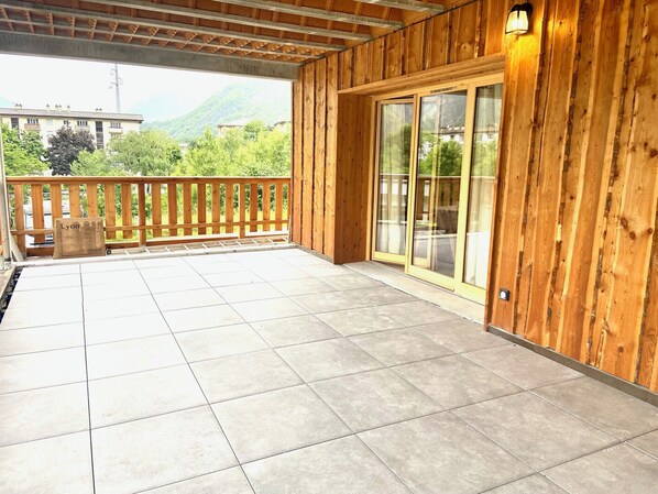 Exterior detail - Refuge des Cimes | Terrace & Mountain View (Saint-Jean-de-Maurienne)