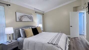 4 chambres, fer et planche Ă  repasser, Wi-Fi, draps fournis