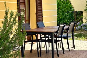 Outdoor dining - N293 - Sirolo, comfortable three-room apartment in a quiet area (Sirolo)