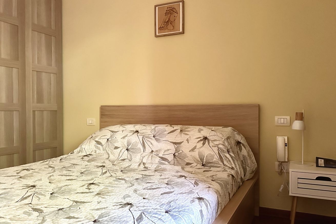 2 bedrooms, bed sheets