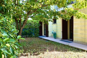 Property grounds - N293 - Sirolo, comfortable three-room apartment in a quiet area (Sirolo)