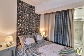 1 dormitorio, tabla de planchar con plancha, wifi gratis y ropa de cama