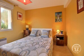 3 bedrooms, iron/ironing board, free WiFi, bed sheets - Les 2 Pointes - PLOUEZEC (PLOUEZEC)