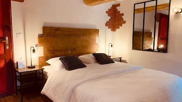 5 chambres, fer et planche à repasser, Wi-Fi, draps fournis