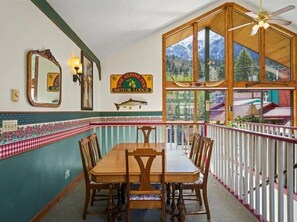 Dining - NEW Downtown Summit View NEW Downtown Summit View (Ouray)