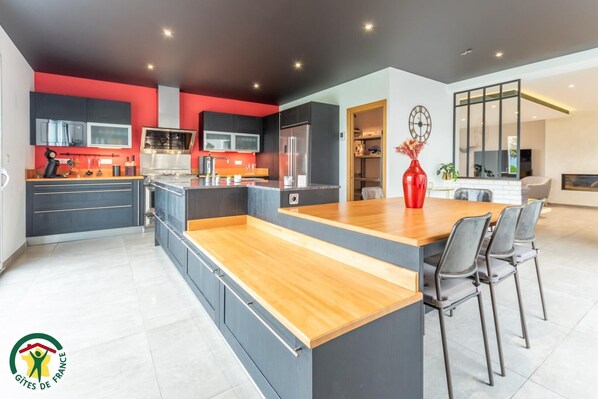 Microonde, forno, lavastoviglie, macchina per tè/caffè