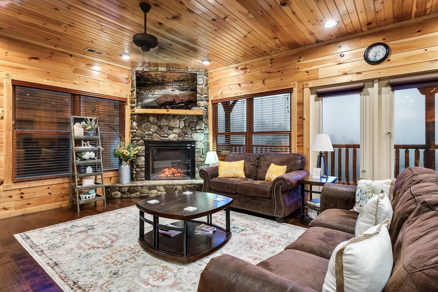 Smart-TV, Kamin, Tischfußball