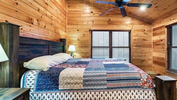 4 slaapkamers, een strijkplank/strijkijzer, reisbedje, gratis wifi