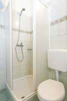 Habitación Confort, balcón, vistas al mar | Baño