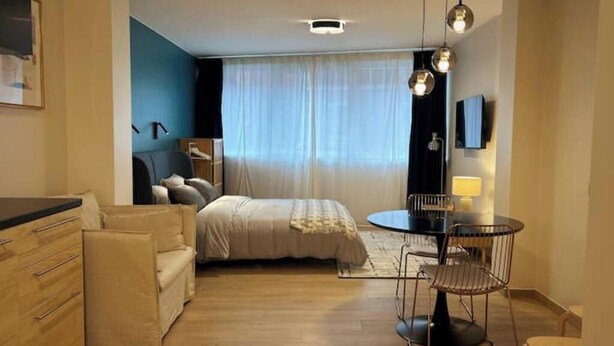 1 室のベッドルーム、アイロン / アイロン台  、WiFi、ベッドシーツ