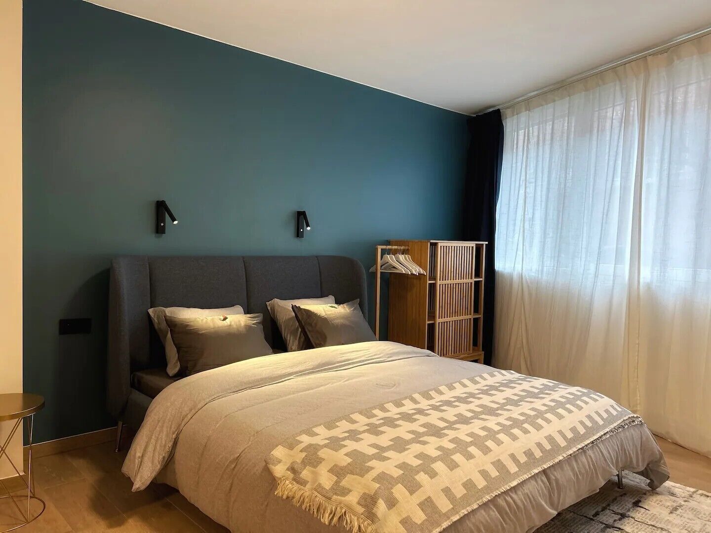 1 slaapkamer, een strijkplank/strijkijzer, wifi, beddengoed