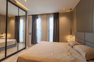 Luxury Villa | 5 bedrooms, soundproofing, iron/ironing board, free WiFi