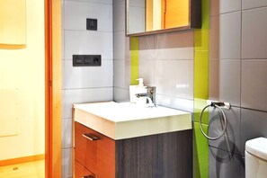 Dusche, Haartrockner, Shampoo