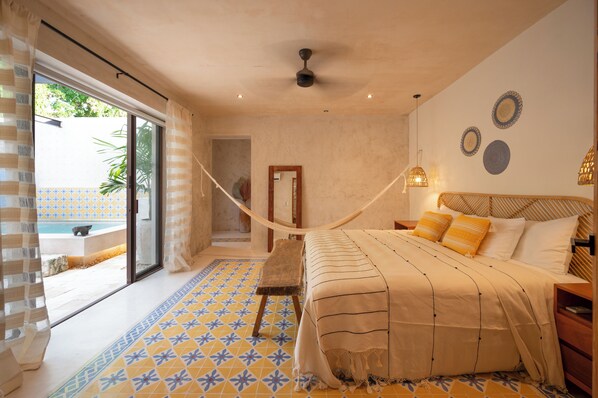 2 chambres, fer et planche à repasser, Wi-Fi, draps fournis