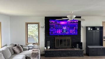 TV connectée, cheminée