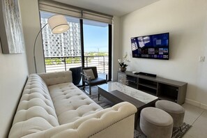Smart TV - Resort Style Luxury Living in Doral, Miami (Doral)