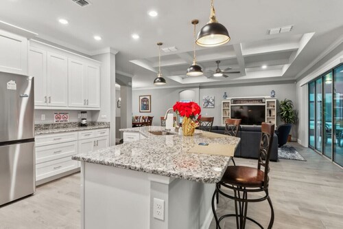 Spectacular New Home With Lots of Parking Near I95 Exit 284