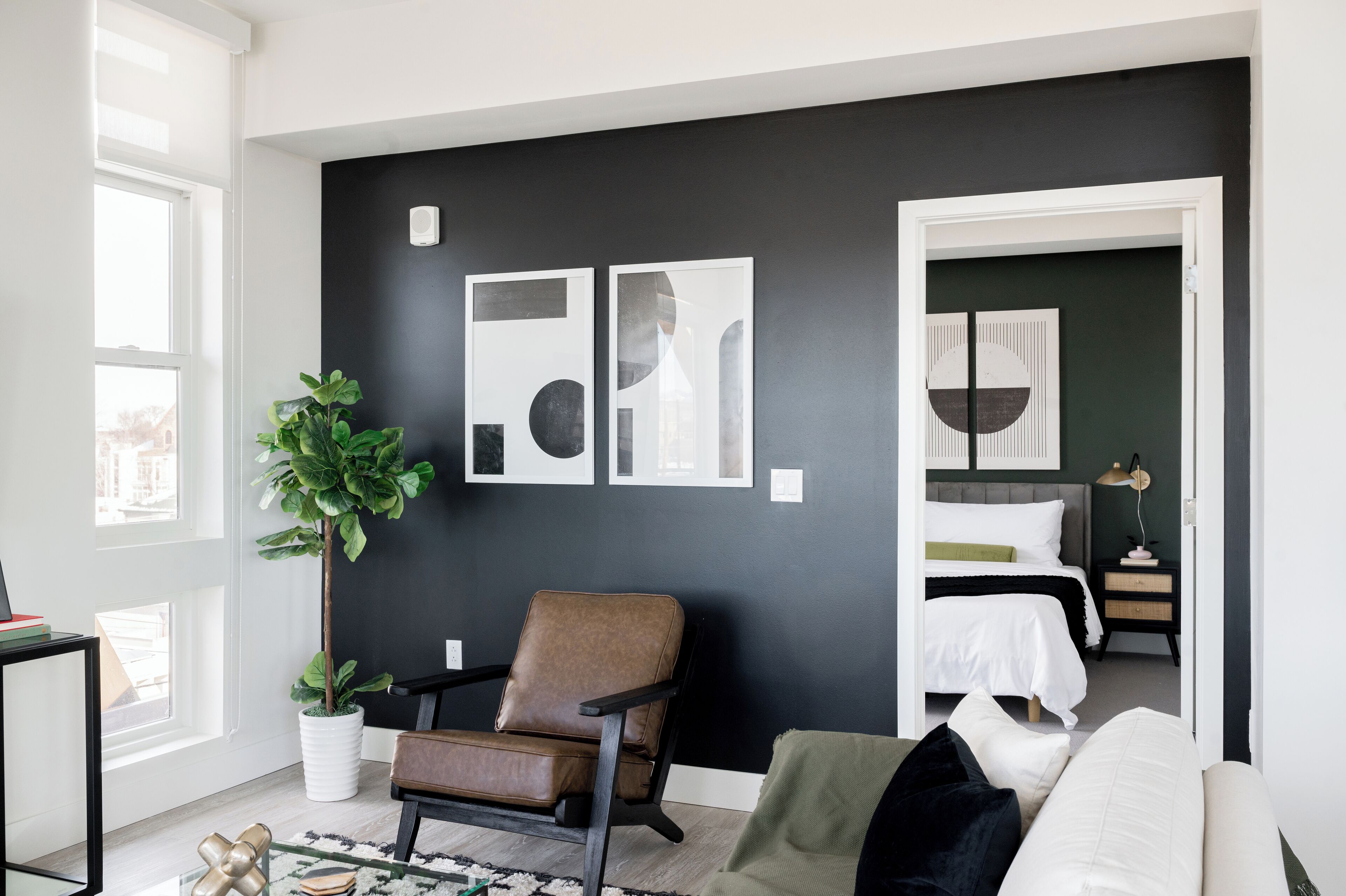 2 slaapkamers, een strijkplank/strijkijzer, gratis wifi, beddengoed