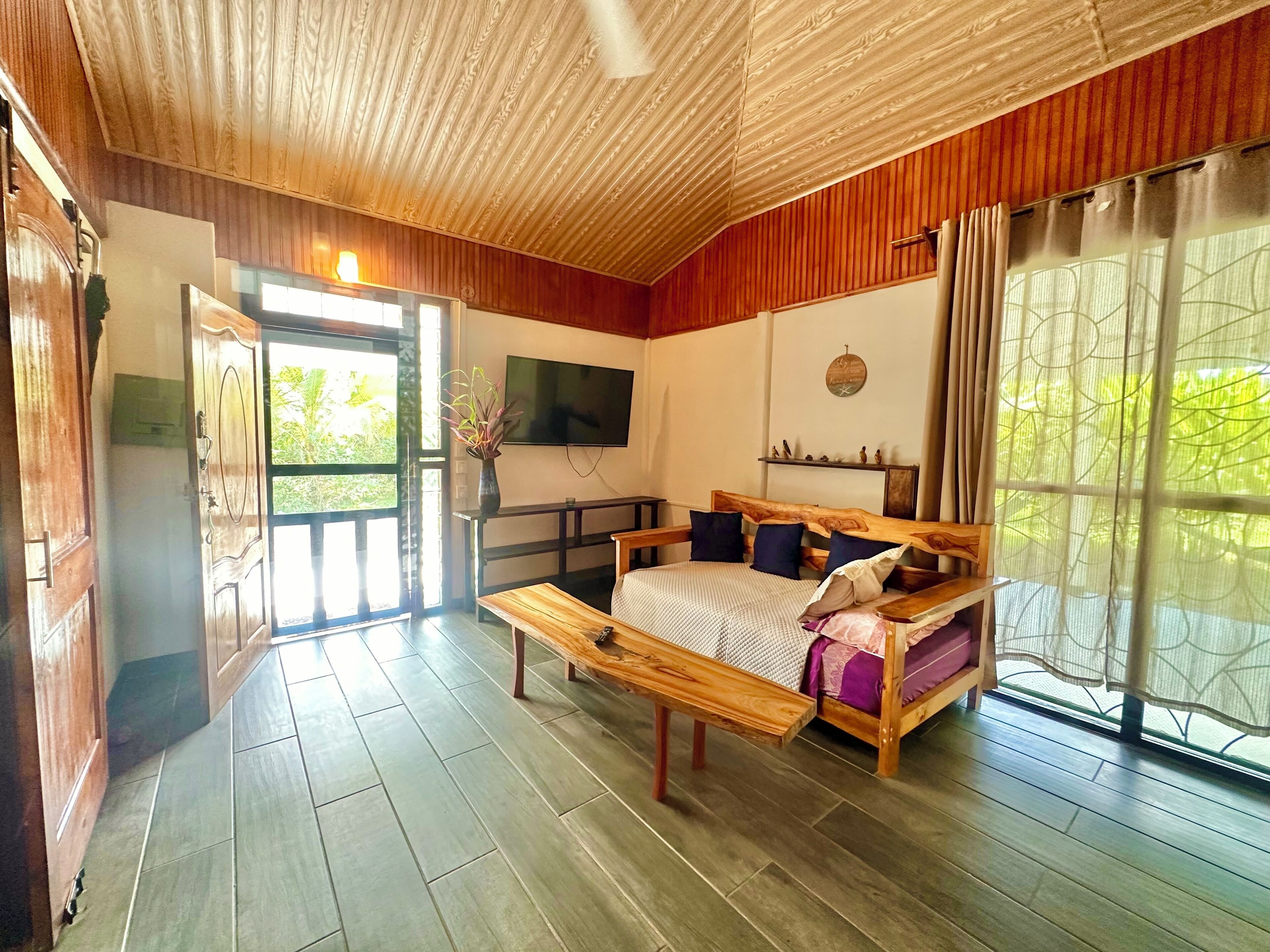 1 dormitorio, caja fuerte, wifi gratis y ropa de cama