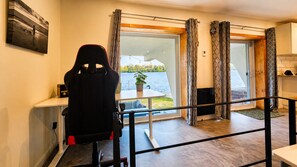 Interior - The Haven Loft, with free parking. Pet-Friendly! (Laval)
