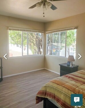 4 bedrooms, WiFi, bed sheets - Spacious 4-bedroom, 2 Bath house in Albuquerque w/WiFi, AC, BBQ, and firepit. (Albuquerque)