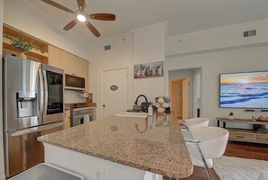 Micro-ondes, four, plaque de cuisson, lave-vaisselle