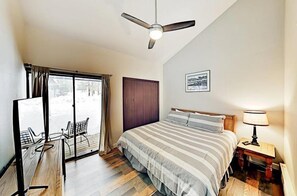 Exterior - 3 Bedroom Condo (Keystone)