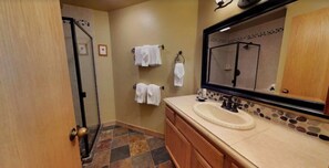 Exterior - 2 Bedroom - Platinium Residence (Vail)