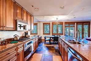 Exterior - 4 Bedroom Condo (Keystone)