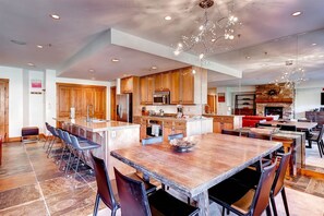 Exterior - 4 Bedroom Condo (Keystone)