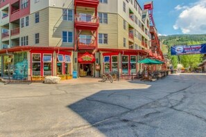 Exterior - 3 Bedroom Condo (Keystone)