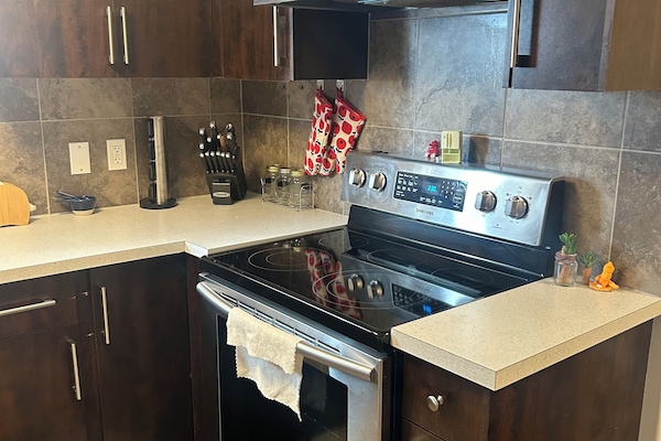 Refrigerador, microondas, horno, placa de cocina