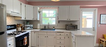 Charming 2-bedroom historic bungalow - Downtown SLO