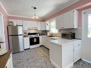Fridge, microwave, oven, stovetop - Charming 2-bedroom historic bungalow - Downtown SLO (San Luis Obispo)