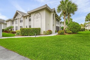 Exterior - Condo in Bonita Bay! Beautiful First Floor Unit! (Bonita Springs)