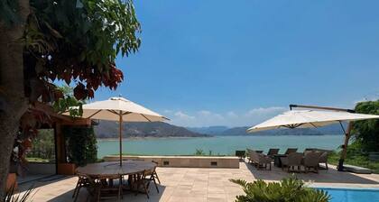 CASA EL MIRADOR-VALLE DE BRAVO