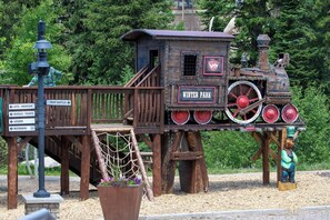 Point of interest - Beaver Village 1712 _ Ideal Location with 2 Queens + 2 Twins _ Pool, Hot Tubs, Trails, & Clubhouse (Winter Park)