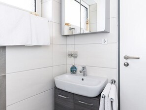 Unclassified image, 3 of 11, button - Apartment 01 - Von-eucken-weg 21 (Neuharlingersiel)