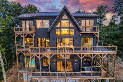 Buffalo Betty., Unbelievable views and amenities