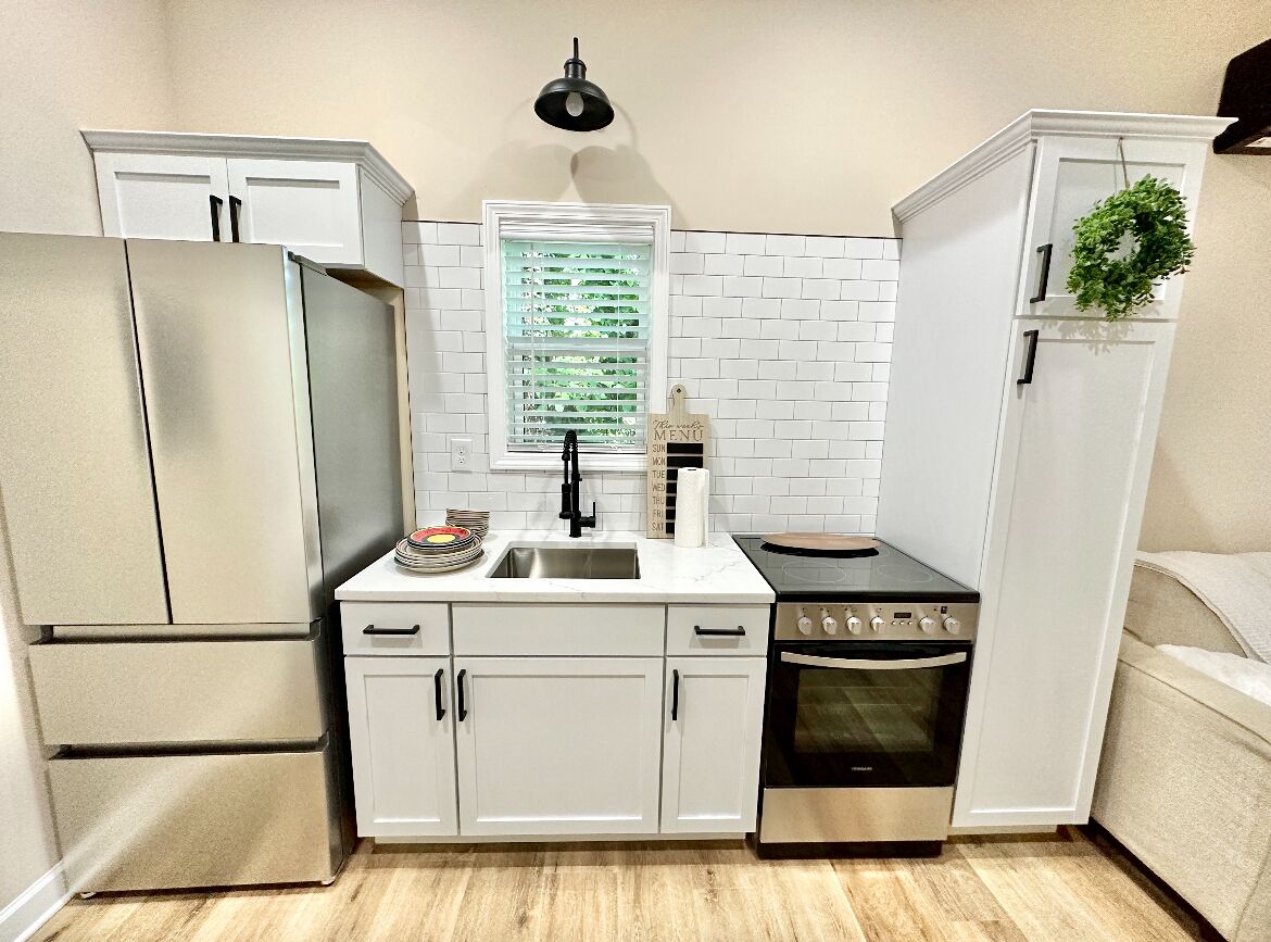 Refrigerador, microondas, horno y parrilla de estufa 