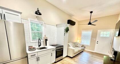 Cozy 1-bedroom Tiny House with WiFi, AC in beautiful Somerset