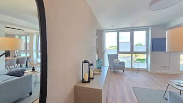 Fernseher, Tischtennisplatte