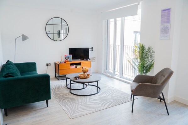 Apartment | Living area - Salford City Heaven - Modern 2 Bedroom Apartment (Salford)