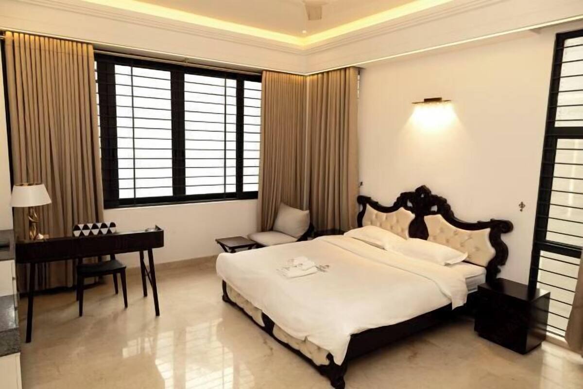 1 bedroom, premium bedding, minibar, in-room safe