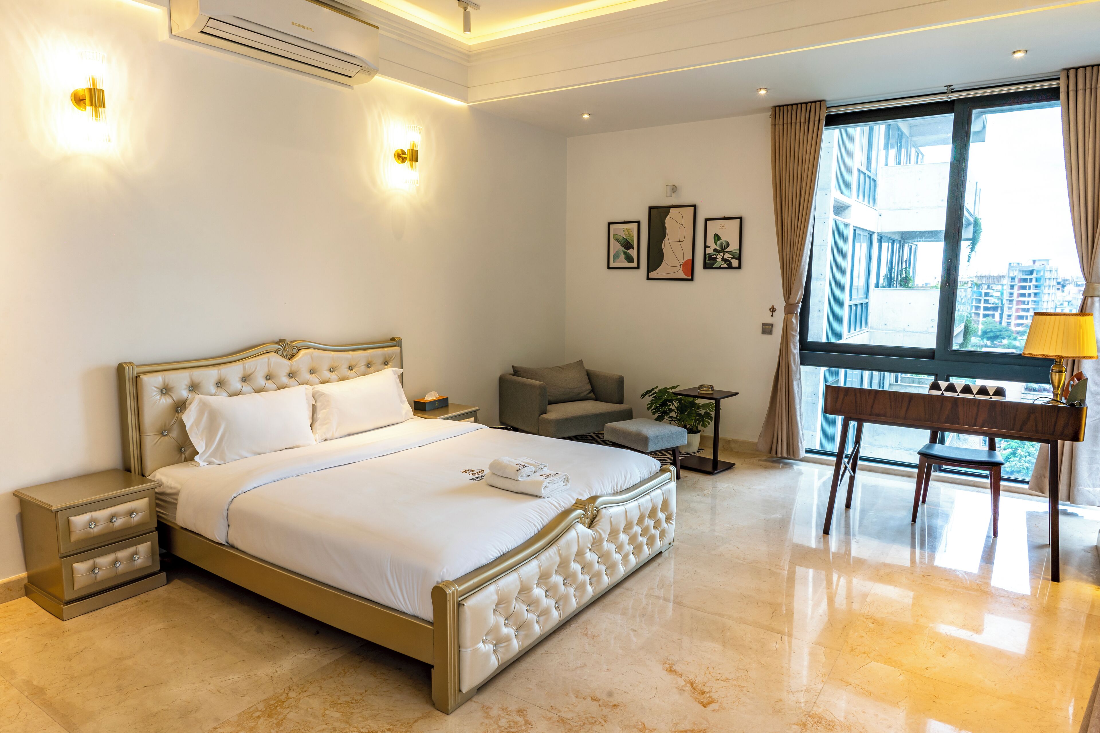 Executive Room, Lake View