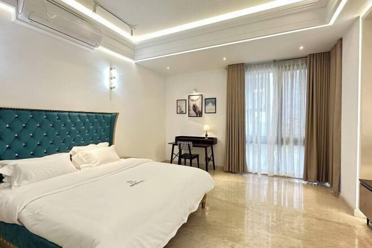 1 bedroom, premium bedding, minibar, in-room safe